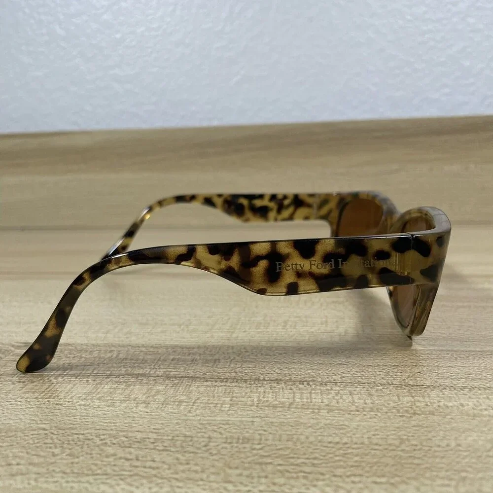 Bolle Geometric‎ Tortoise Brown Sunglasses 485 Betty Ford Invitational Frames